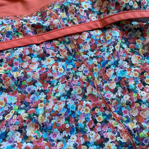 🏃🏻♀️Lululemon Floral Shorts - Picture 2 of 7